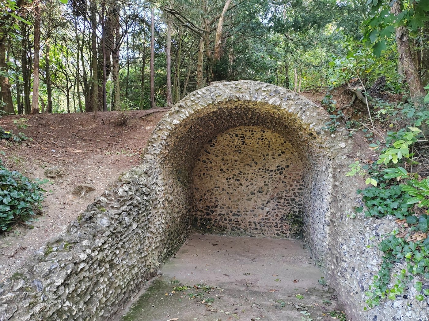 High Elms Nature Trail — High Elms Country Park