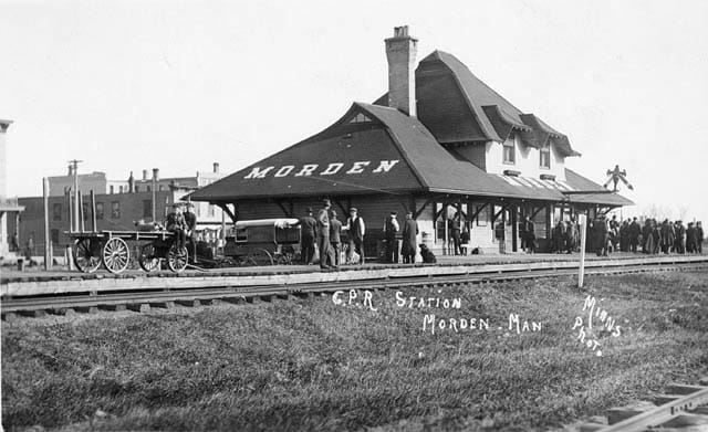 Morden Central Library — Gare du Chemin de fer Canadien Pacifique, Morden (Manitoba)