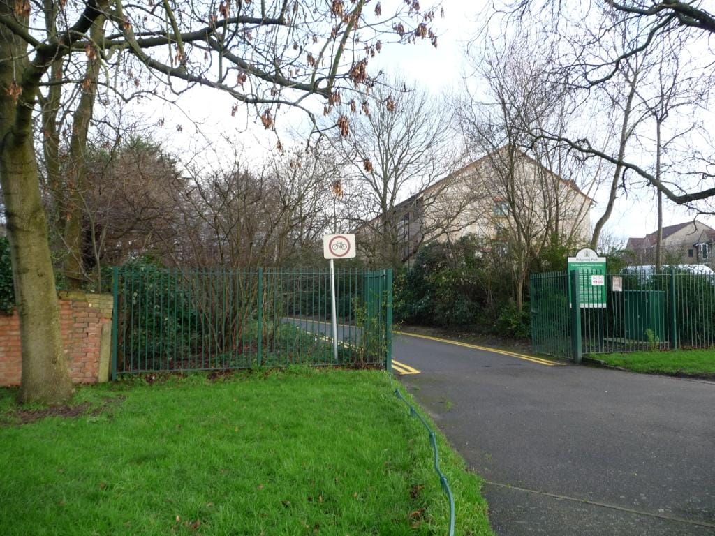 Ridgeway Park — Entrance to Ridgeway Park, Chingford